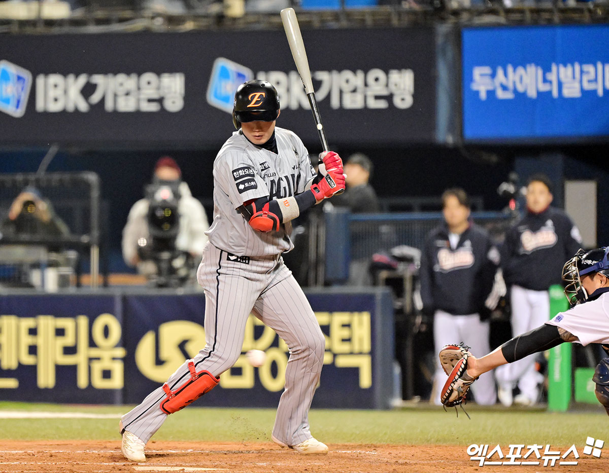 0일 오후 서울 송파구 잠실야구장에서 열린 '2025 신한 SOL Bank KBO리그' 한화 이글스와 두산 베어스의 경기, 5회초 2사 한화 하주석이 루킹 삼진을 당하고 있다. 엑스포츠뉴스DB