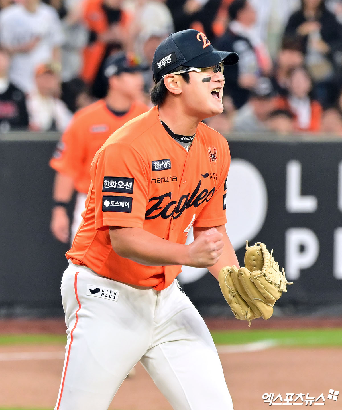 26일 오후 대전 한화생명 볼파크에서 열린 '2025 신한 SOL Bank KBO리그' KT 위즈와 한화 이글스의 경기, 한화가 KT에 2:1로 승리하며 연패에서 탈출했다. 9회초 2사 한화 김서현이 포효하고 있다. 대전, 김한준 기자