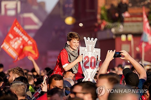 아르네 슬롯 감독이 이끄는 리버풀이 28일(한국시간) 영국 리버풀에 있는 안필드에서 열린 토트넘 홋스퍼와의 2024-2025시즌 프리미어리그 34라운드 홈 경기에서 5-1로 대승을 거뒀다. 연합뉴스