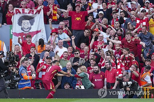 아르네 슬롯 감독이 이끄는 리버풀이 28일(한국시간) 영국 리버풀에 있는 안필드에서 열린 토트넘 홋스퍼와의 2024-2025시즌 프리미어리그 34라운드 홈 경기에서 5-1로 대승을 거뒀다. 연합뉴스