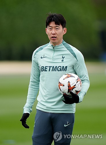 토트넘 팬 매체 '토트넘 홋스퍼 뉴스'는 지난 29일(한국시간) 다가오는 보되/글림트(노르웨이)와의 유럽축구연맹(UEFA) 유로파리그 4강 1차전에 나설 예상 선발 라인업을 내놨다. 손흥민의 자리는 또 없다. 연합뉴스