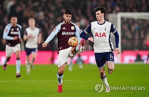 영국 BBC가 28일(한국시간) 애스턴 빌라가 토트넘 홋스퍼가 요청한 프리미어리그 맞대결 일정 요청 변경을 거부했다고 전했다. 토트넘은 지난 27일 공식 홈페이지를 통해 오는 19일 예정된 애스턴 빌라와의 2024-2025시즌 프리미어리그 최종전 일정 변경을 위해 사무국과 논의를 거치고 있다고 밝혔다. 연합뉴스
