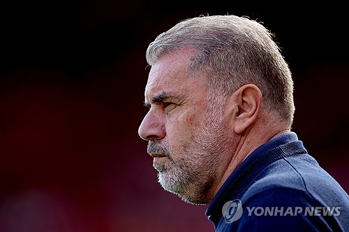 영국 BBC가 28일(한국시간) 애스턴 빌라가 토트넘 홋스퍼가 요청한 프리미어리그 맞대결 일정 요청 변경을 거부했다고 전했다. 토트넘은 지난 27일 공식 홈페이지를 통해 오는 19일 예정된 애스턴 빌라와의 2024-2025시즌 프리미어리그 최종전 일정 변경을 위해 사무국과 논의를 거치고 있다고 밝혔다. 연합뉴스