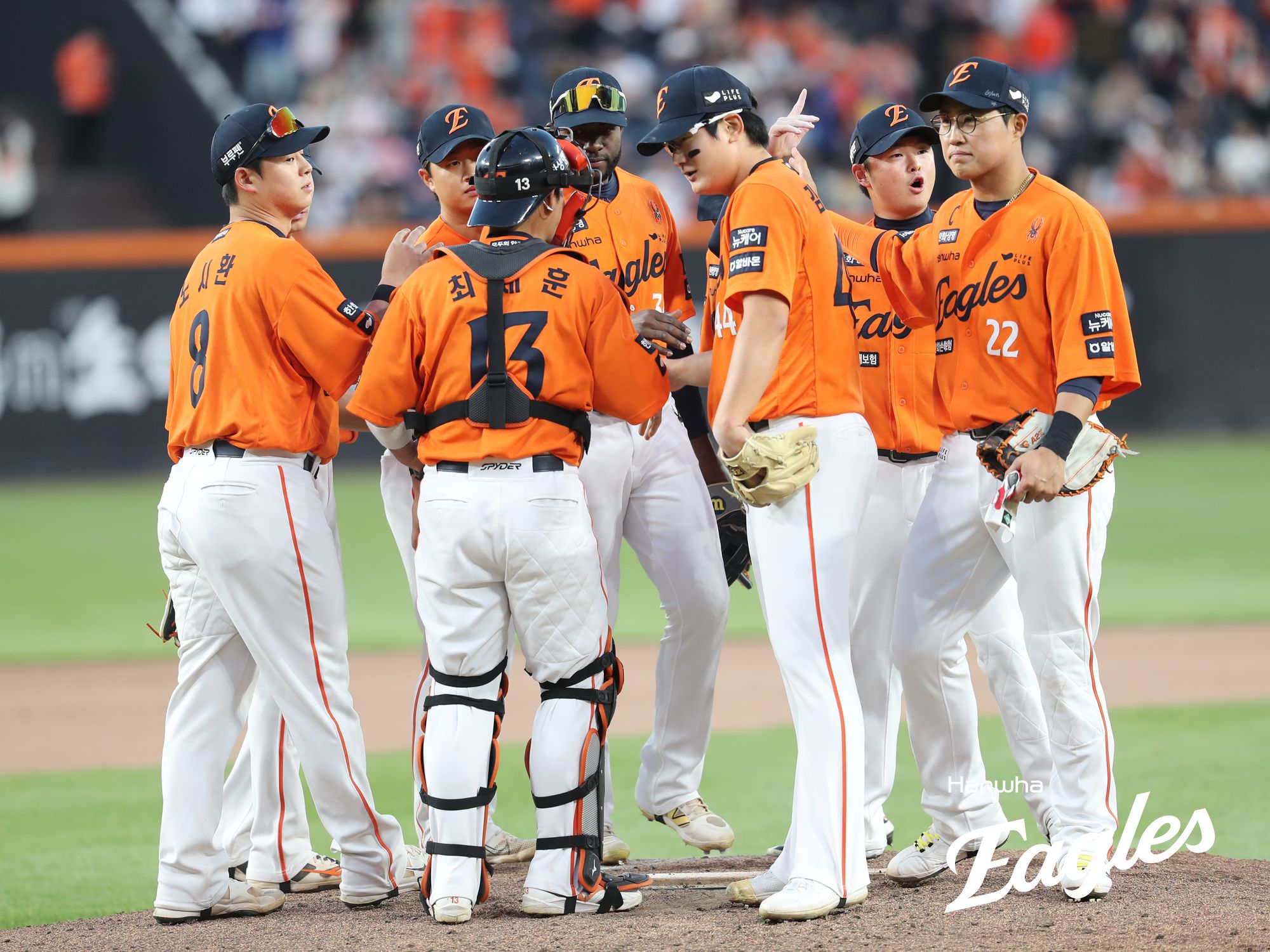 2025 시즌 초반 3위를 달리고 있는 한화 이글스가 오는 29일부터 내달 7일까지 LG 트윈스, KIA 타이거즈, 삼성 라이온즈와 차례로 격돌하는 9연전에서 최소 3위 수성은 물론 선두권 도약을 노린다. 사진 한화 이글스