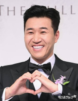 "PD 축의금 천만원" 김종민, 18년 개근 의리?…'1박 2일'서 밝히나 [엑's 이슈]