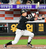 '2연패' KT 초비상!…'주말 경기' 다 뛴 허경민·오윤석 말소 왜?→"햄스트링·내전근 염좌 휴식 필요"