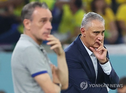 이적시장 전문 기자 파브리치오 로마노가 29일(한국시간) 자신의 사회관계망서비스(SNS)를 통해 안첼로티 감독이 레알 마드리드를 떠나 브라질 축구 국가대표팀 감독으로 부임하는 데 원칙적으로 합의했다고 전했다. 연합뉴스