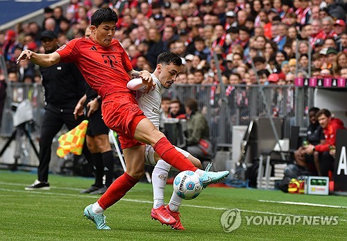 독일 매체 TZ가 28일(한국시간) 김민재가 자신의 부상과 관련해 직접 입을 열며 여전히 아킬레스건 부상으로 고생하고 있다고 밝혔다.연합뉴스