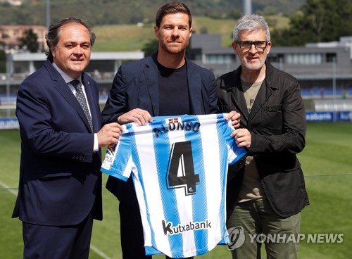 스페인 매체 렐레보 기자인 마테오 모레토가 29일(한국시간) 자신의 사회관계망서비스(SNS) X를 통해 사비 알론소 감독이 오는 6월 공석이 되는 레알 마드리드 감독직을 맡을 거라고 보도했다. 연합뉴스