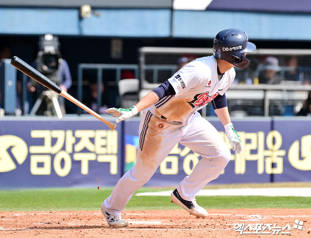 두산 내야수 오명진은 지난 27일 잠실구장에서 열린 '2025 신한 SOL Bank KBO 리그' 롯데와 주말 3연전 마지막 경기에서 6번타자 2루수로 선발 출전했다. 4회말 우측 담장을 넘기는 결승 만루 홈런으로 생애 첫 홈런포를 쏘아 올리는 등 6타점으로 팀 승리에 힘을 보탰다. 엑스포츠뉴스 DB