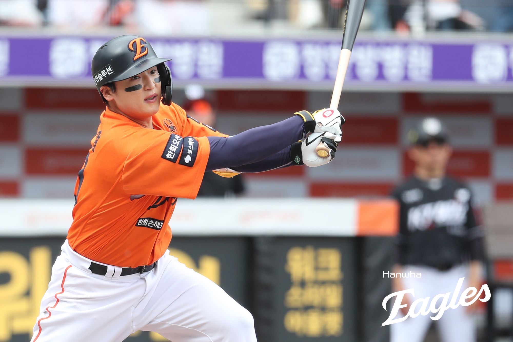 27일 대전 한화생명 볼파크에서 열린 2025 신한 SOL Bank KBO리그 KT 위즈와 한화 이글스의 경기, 우익수 겸 6번타자로 선발 출전한 이진영은 3타수 3안타 1득점으로 팀의 4-3 승리에 힘을 보탰다. 한화 이글스
