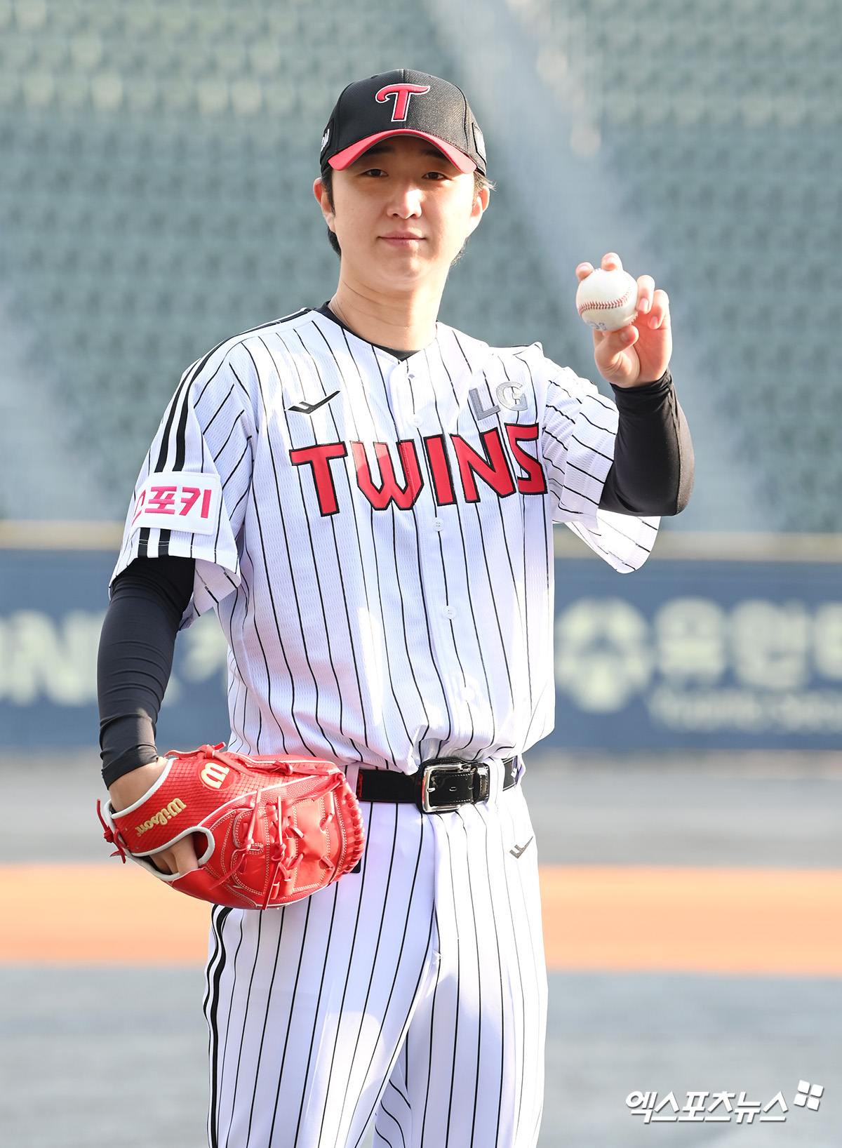 LG 투수 최채흥은 데뷔전을 앞두고 있다. 우천 취소로 선발 로테이션이 꼬이지 않는다면, 오는 2일 잠실 SSG전에 선발 등판할 계획이다. 엑스포츠뉴스 DB