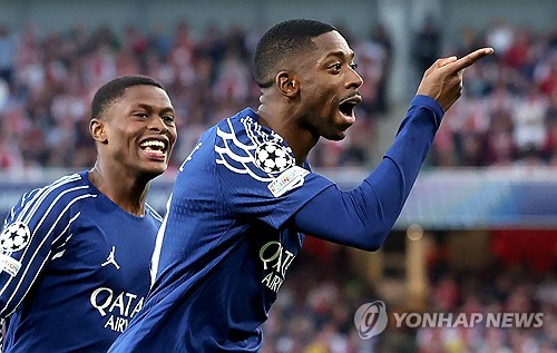 프랑스 매체 'RMC 스포츠'가 1일(한국시간) 독점 보도를 통해 PSG 선수단이 아스널과의 유럽축구연맹(UEFA) 챔피언스리그 4강 1차전 후 현지 팬들로부터 인종 차별을 당했다고 전했다. 연합뉴스