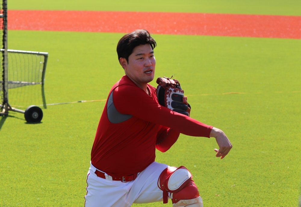 SSG 랜더스 포수 박대온이 야구선수 생활을 마무리하고 제2의 인생을 시작하고 싶다는 의사를 구단에 전달했다. 그는 야구 공부를 위해 오는 14일 미국으로 향한다. SSG 랜더스