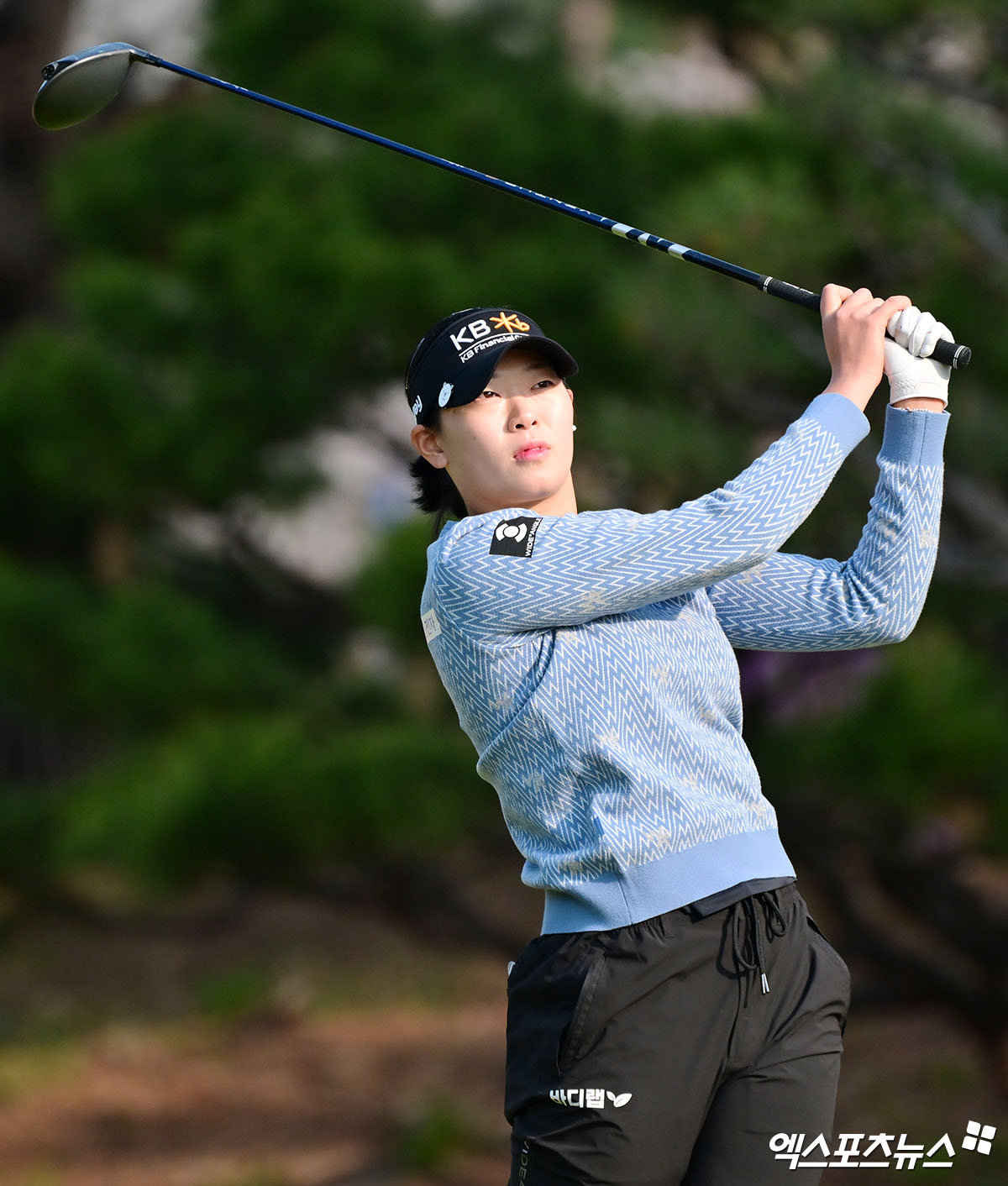 방신실이 지난 4월 3일 두산건설 위브 챔피언십에서 티샷을 날리고 있다. 엑스포츠뉴스 DB