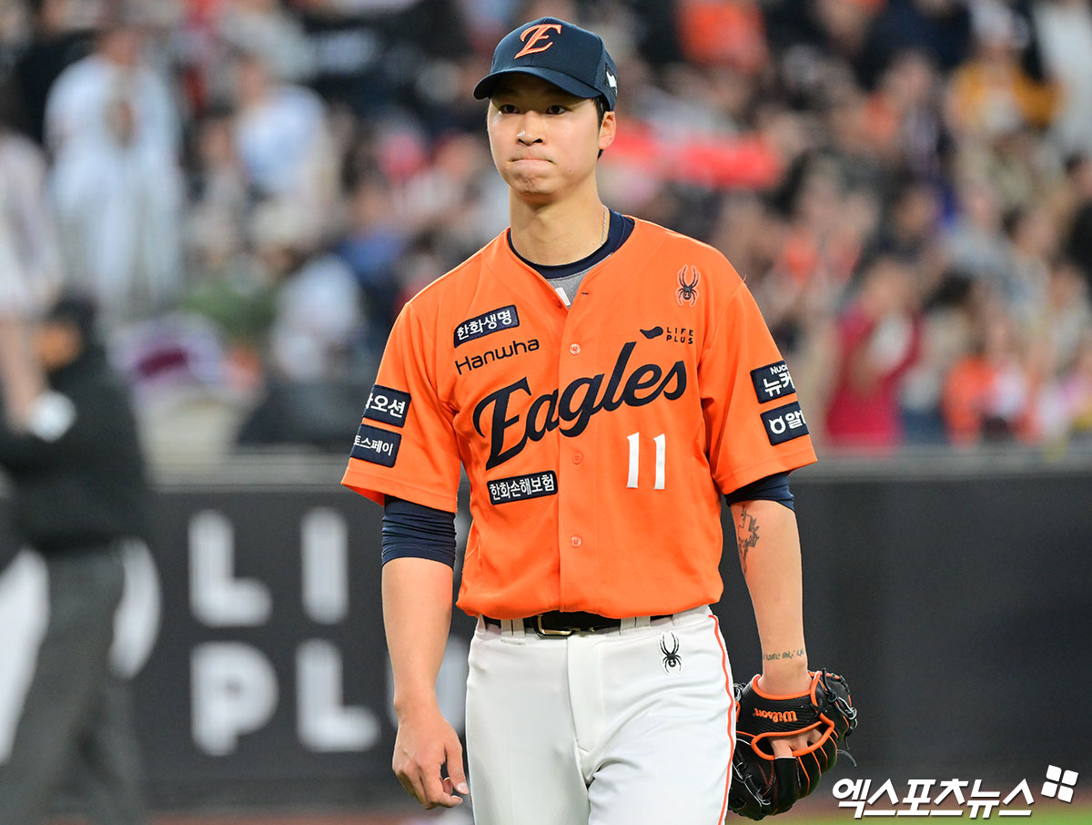 한화 투수 엄상백은 1일 대전한화생명볼파크에서 열릴 '2025 신한 SOL Bank KBO 리그' LG와 정규시즌 여섯 번째 맞대결에서 선발 등판할 예정이다. 최근 투구 페이스를 되찾으며 반등을 이뤄내고 있다. 엑스포츠뉴스 DB