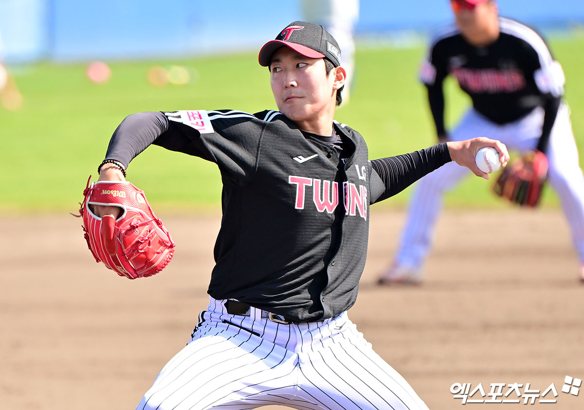 LG 투수 손주영은 1일 대전한화생명볼파크에서 열릴 '2025 신한 SOL Bank KBO 리그' 한화와 정규시즌 여섯 번째 맞대결에서 선발 등판할 예정이다. 최근 부진한 투구로 반등이 절실하다. 엑스포츠뉴스 DB