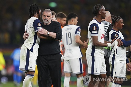 안지 포스테코글루 감독이 이끄는 토트넘이 2일(한국시간) 영국 런던에 있는 토트넘 홋스퍼 스타디움에서 열린 보되글림트(노르뒈이)와의 2024-2025시즌 유럽축구연맹(UEFA) 유로파리그 4강 1차전에서 3-1 완승을 거두며 결승 진출의 초석을 다졌다. 연합뉴스