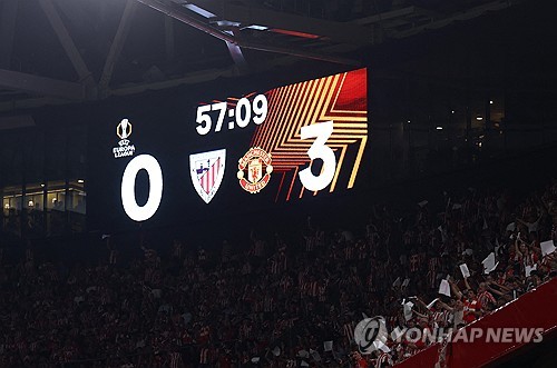 후벵 아모림 감독이 이끄는 맨유가 2일(한국시간) 스페인 빌바오에 있는 산 마메스에서 열린 아틀레틱 클루브 빌바오와의 2024-2025시즌 유럽축구연맹(UEFA) 유로파리그 4강 1차전에서 3-0 완승을 거뒀다. 브루누 페르난데스는 멀티 골을 넣으며 팀 승리의 일등공신이 됐다. 연합뉴스