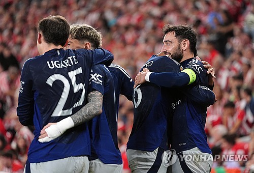 후벵 아모림 감독이 이끄는 맨유가 2일(한국시간) 스페인 빌바오에 있는 산 마메스에서 열린 아틀레틱 클루브 빌바오와의 2024-2025시즌 유럽축구연맹(UEFA) 유로파리그 4강 1차전에서 3-0 완승을 거뒀다. 브루누 페르난데스는 멀티 골을 넣으며 팀 승리의 일등공신이 됐다. 연합뉴스