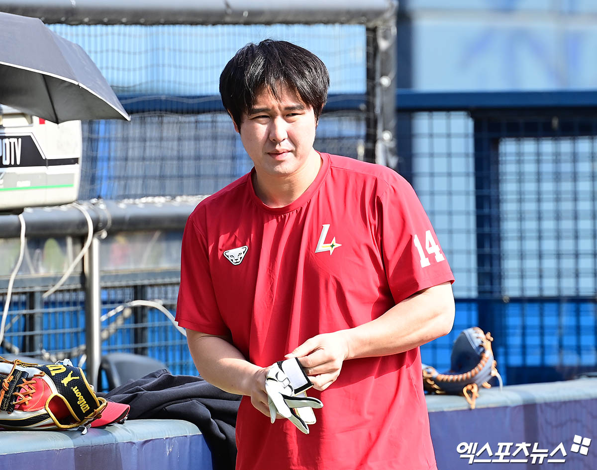 2일 오후 서울 잠실야구장에서 열리는 '2025 신한 SOL Bank KBO리그' SSG 랜더스와 LG 트윈스의 경기에 앞서 SSG 최정이 훈련을 준비하고 있다. 잠실, 박지영 기자