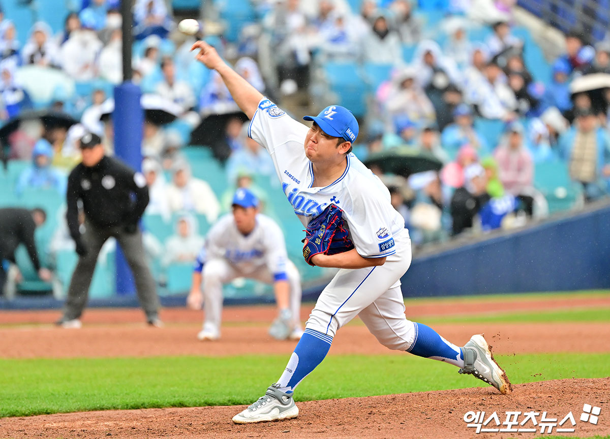 삼성 라이온즈 구원투수 이승현이 정규시즌 경기에 구원 등판해 투구하고 있다. 엑스포츠뉴스 DB
