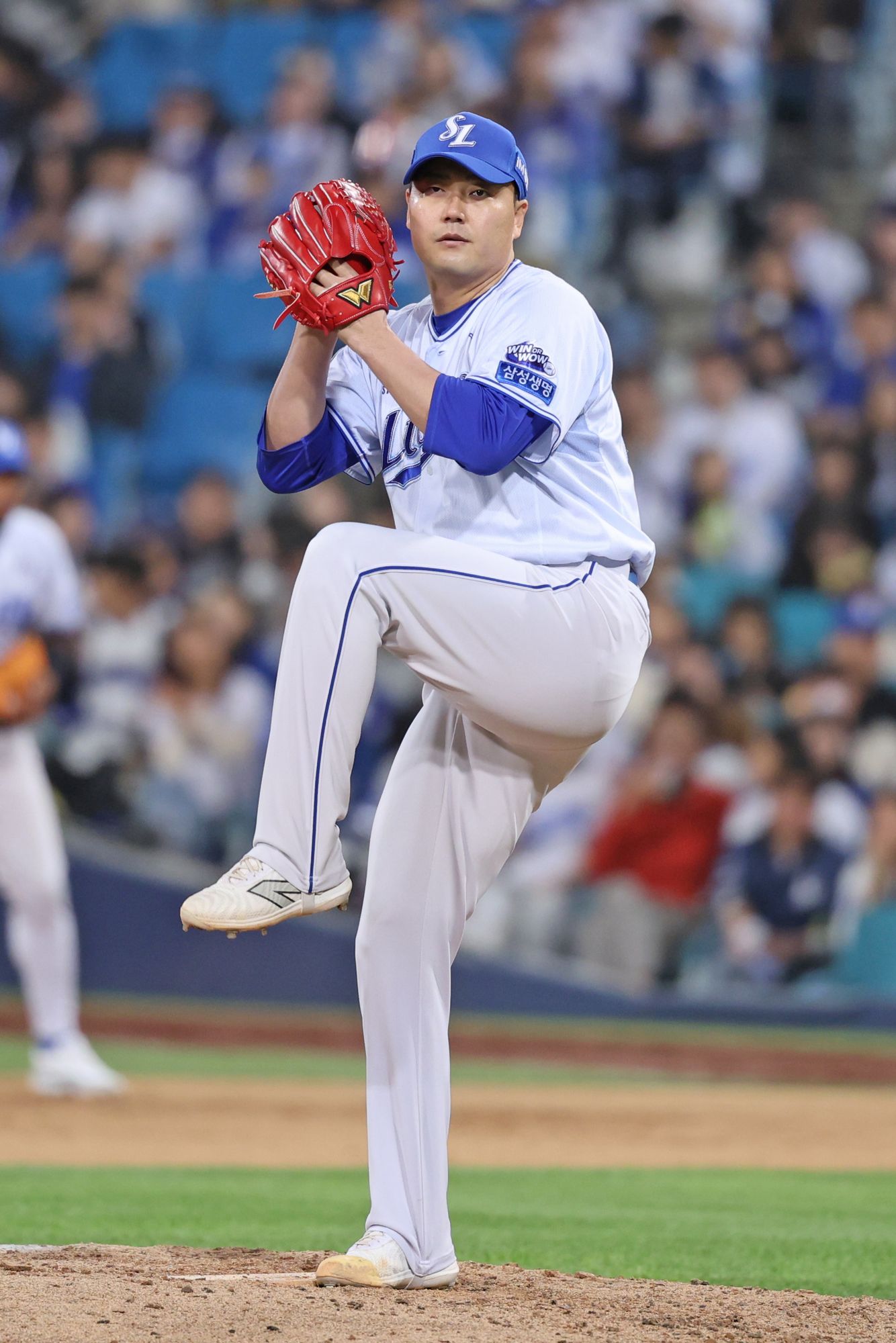 삼성 라이온즈 김태훈이 2일 대구 두산 베어스전에 구원 등판해 투구하고 있다. 삼성 라이온즈