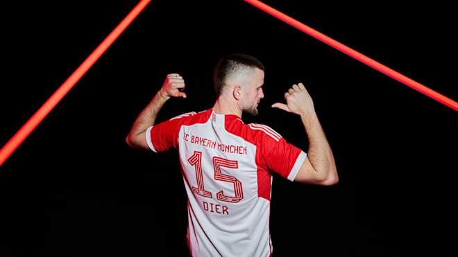 전 잉글랜드 국가대표 수비수 에릭 다이어가 독일 최고 명문 바이에른 뮌헨에서의 1년 6개월 생활을 마감한다. 뮌헨 구단은 2일 '다이어는 바이에른 뮌헨과의 계약이 끝나는 이번 시즌 말에 떠날 것'이라며 '크리스토프 프로인트 단장은 RB 라이프치히 원정 경기 사전 기자회견에서 이를 밝혔다'고 했다. 지난해 1월 김민재의 아시안컵 참가로 인한 공백을 메우러 지난해 1월 6개월 임대 신분으로 뮌헨에 왔던 다이어는 재계약까지 이뤄내면서 45경기를 뛰고 2득점하며 토트넘에서 쫓겨나던 자신의 과거를 말끔히 지웠다. 바이에른 뮌헨