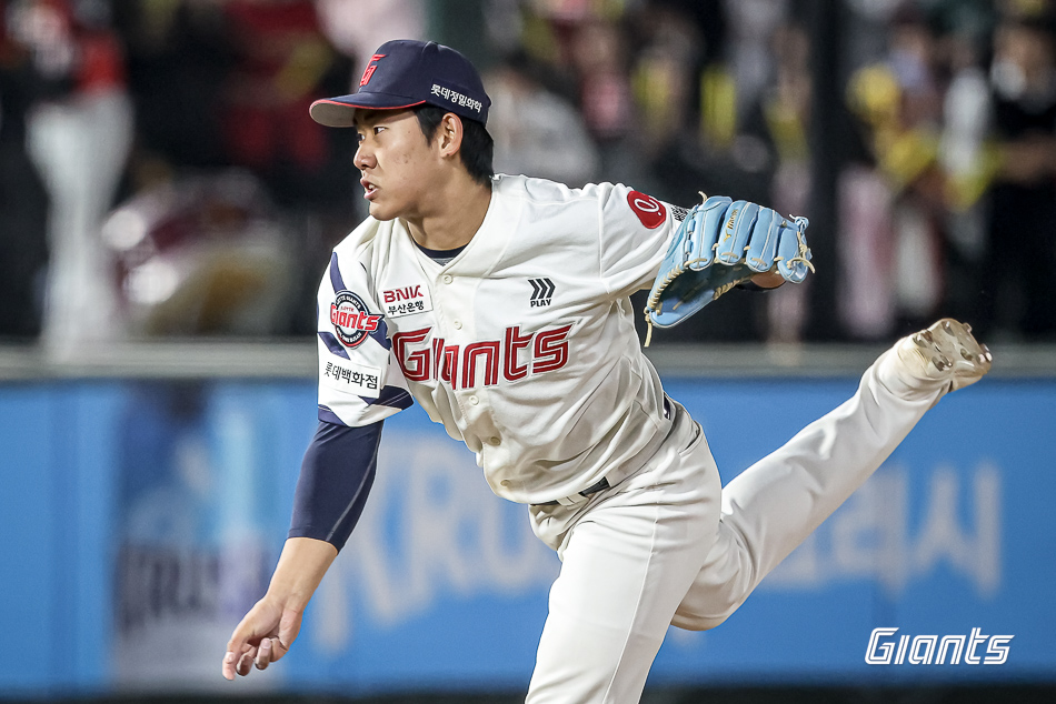 롯데 투수 박세현(사진)은 4일 사직구장에서 열릴 '2025 신한 SOL Bank KBO 리그' NC와 주말 3연전 마지막 경기를 앞두고 1군 엔트리에서 빠졌다. 많은 공을 던져 휴식이 필요하고, 롯데는 추격조 한자리를 정우준으로 채웠다. 롯데 자이언츠
