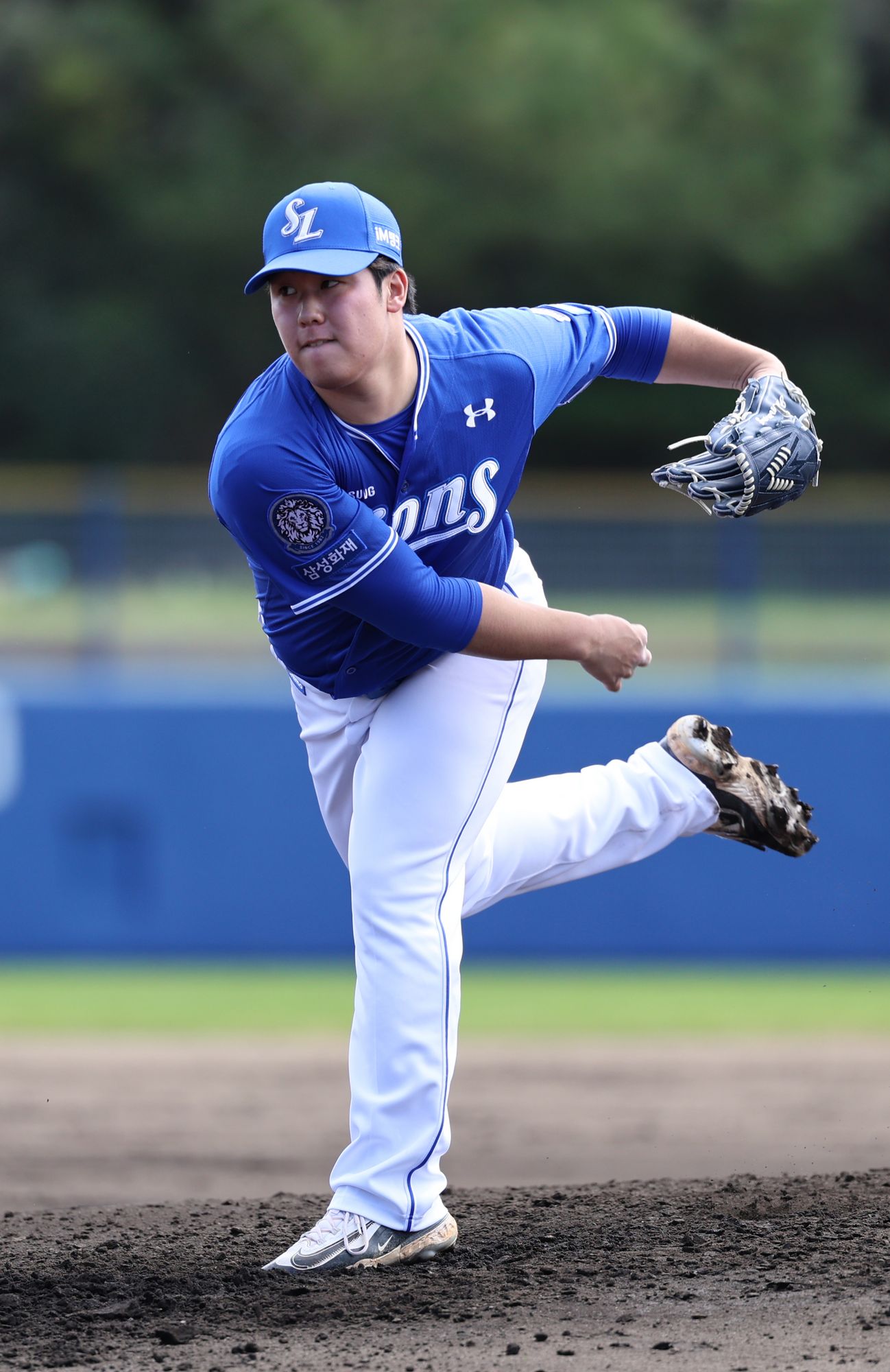 삼성 라이온즈 정민성이 올해 스프링캠프에서 투구하고 있다. 삼성 라이온즈