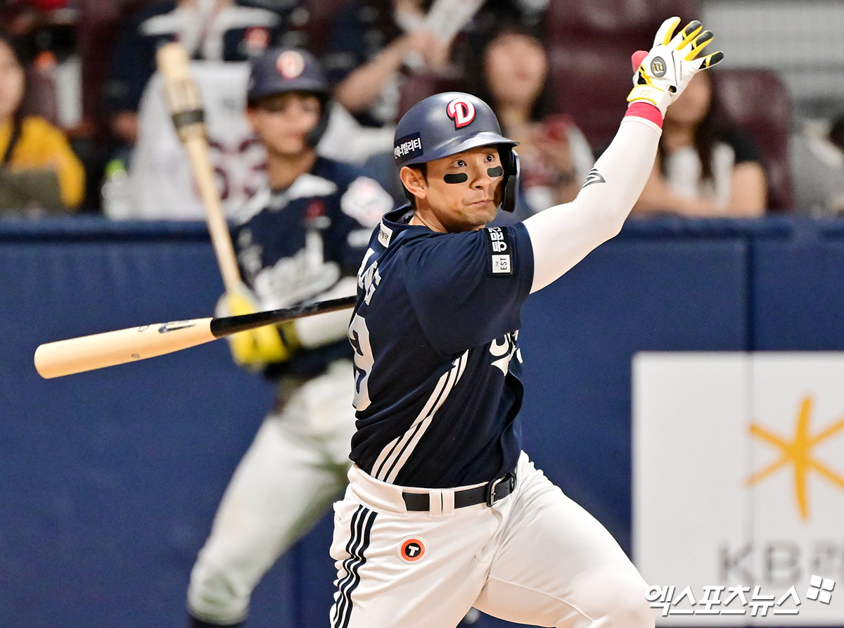 두산 베어스 강승호가 경기에 출전해 타격하고 있다. 엑스포츠뉴스 DB