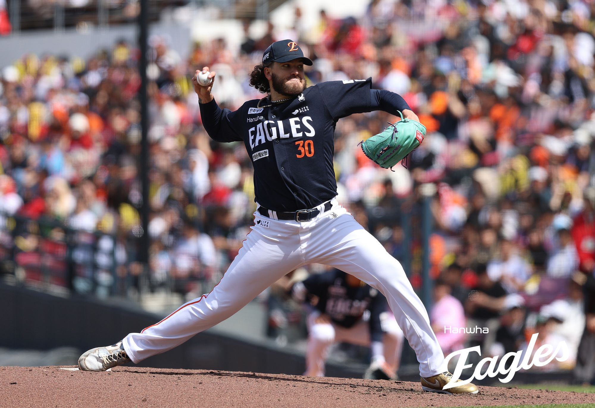 4일 광주-KIA챔피언스필드에서 열린 한화 이글스와 KIA 타이거즈의 경기, 한화는 선발 코디 폰세와 필승조 한승혁, 김서현의 호투를 앞세워 3-1 승리를 거두고 6연승을 달성했다. 한화 이글스