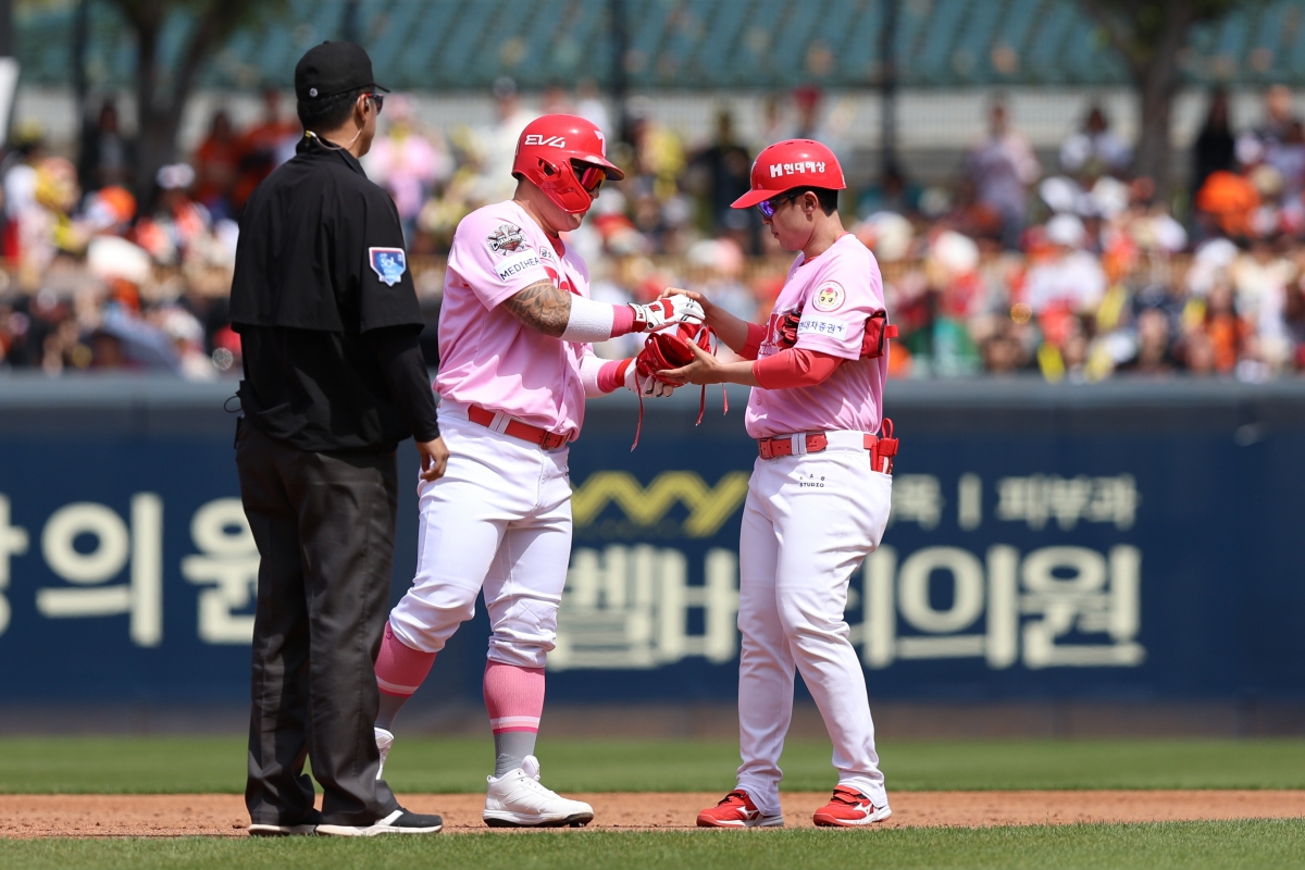 4일 광주-KIA챔피언스필드에서 열린 한화 이글스와 KIA 타이거즈의 경기, KIA는 선발 제임스 네일의 7이닝 10K 1실점 호투에도 1-3 패배를 당하며 3연패에 빠졌다. KIA 타이거즈