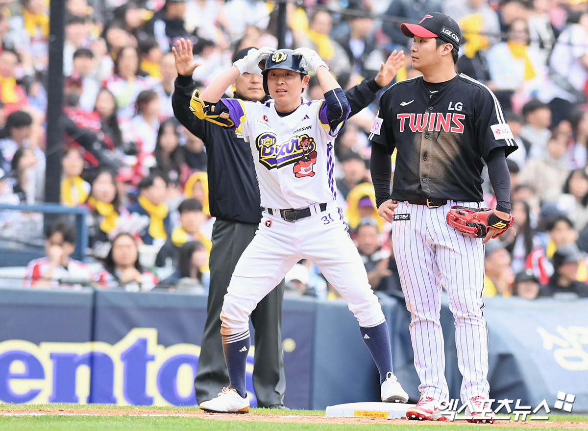 두산 베어스 외야수 정수빈이 5일 서울 잠실야구장에서 열린 2025 신한 SOL Bank KBO리그 LG 트윈스와의 팀 간 4차전에 1번타자 겸 중견수로 선발출전, 3타수 3안타 1홈런 2타점 3득점 2볼넷으로 활약하면서 팀 승리를 견인했다. 사진 고아라 기자