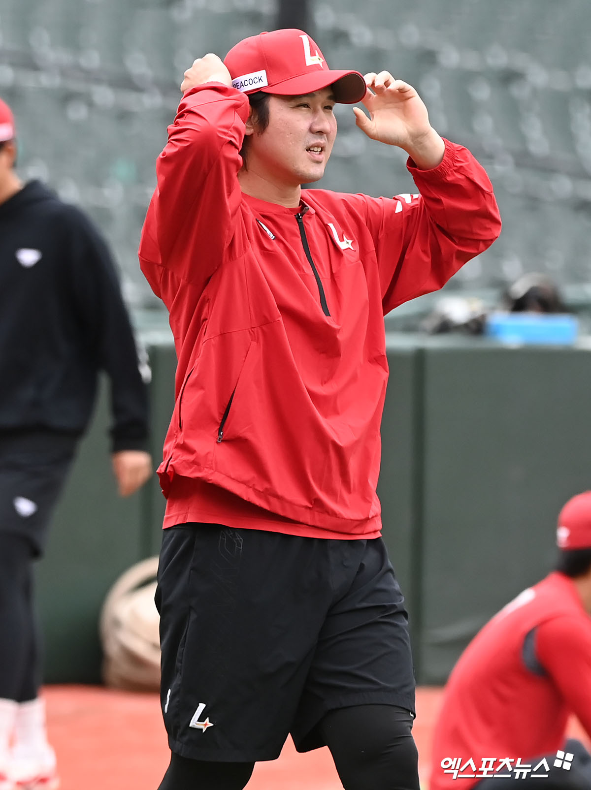 SSG 내야수 최정은 5일 사직구장에서 열린 '2025 신한 SOL Bank KBO 리그' 롯데와 주중 3연전 첫 번째 경기에서 3번 지명타자로 선발 출전했다. 1회초 결승 3점포를 터트려 공격에 활력을 불어넣었다. 엑스포츠뉴스 DB