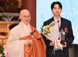 이승기, '처가' 단절했지만 개종한 '종교'는 남았다…불자대상 수상 [엑's 이슈]
