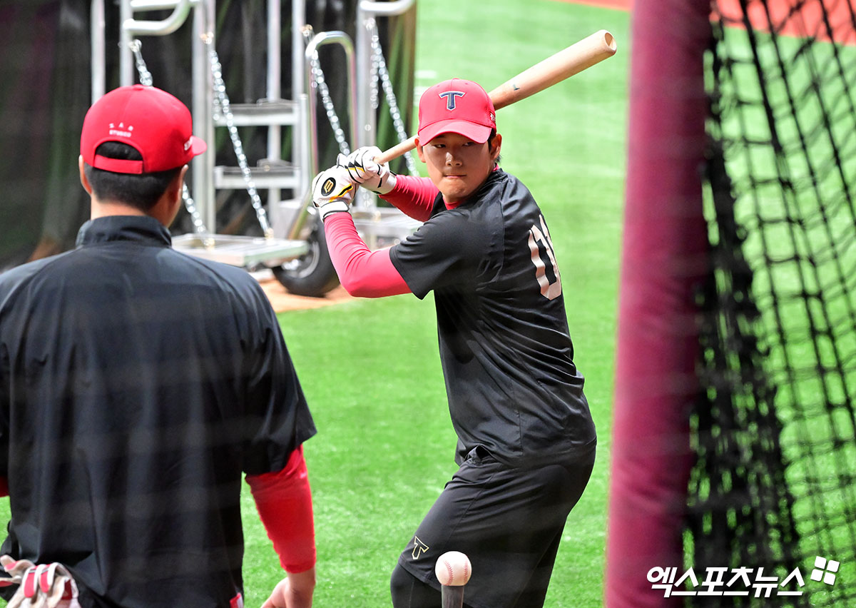 6일 오후 서울 구로구 고척스카이돔에서 열리는 '2025 신한 SOL Bank KBO리그' KIA 타이거즈와 키움 히어로즈의 경기, KIA 정해원이 훈련에 임하고 있다. 고척, 김한준 기자