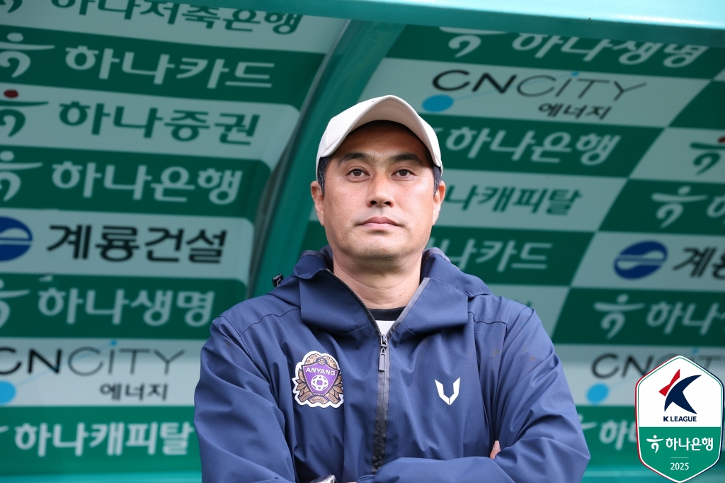 2라운드의 복수를 꿈꾸는 FC안양이 주포 모따를 벤치에 앉힌 채 마테우스와 김운에게 팀의 공격을 맡긴다. 연패 탈출을 노리는 FC서울은 주장 린가드를 선발 제외하는 강수를 둔 대신해 핵심 선수인 정승원이 선발 명단에 복귀했다. 사진 한국프로축구연맹