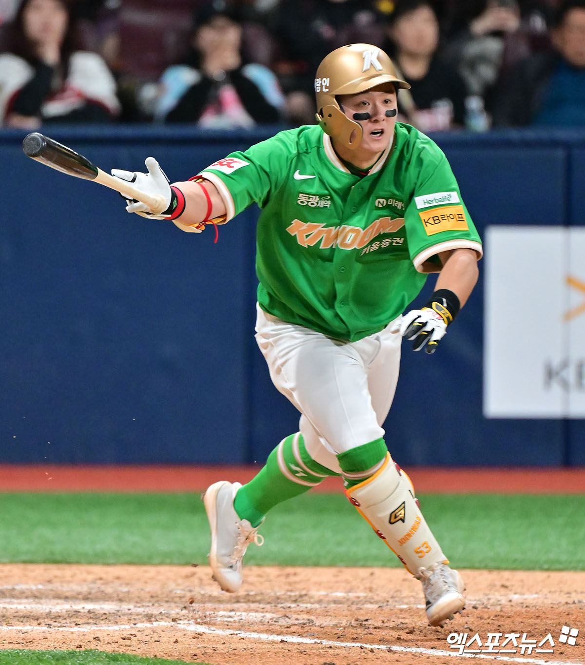 키움 히어로즈 베테랑 타자 최주환이 7일 서울 고척스카이돔에서 열린 2025 신한 SOL Bank KBO리그 KIA 타이거즈와의 팀 간 6차전에 2번타자 겸 1루수로 선발출전, 개인 통산 700타점을 달성하고 팀 역전승을 이끌었다. 사진 김한준 기자