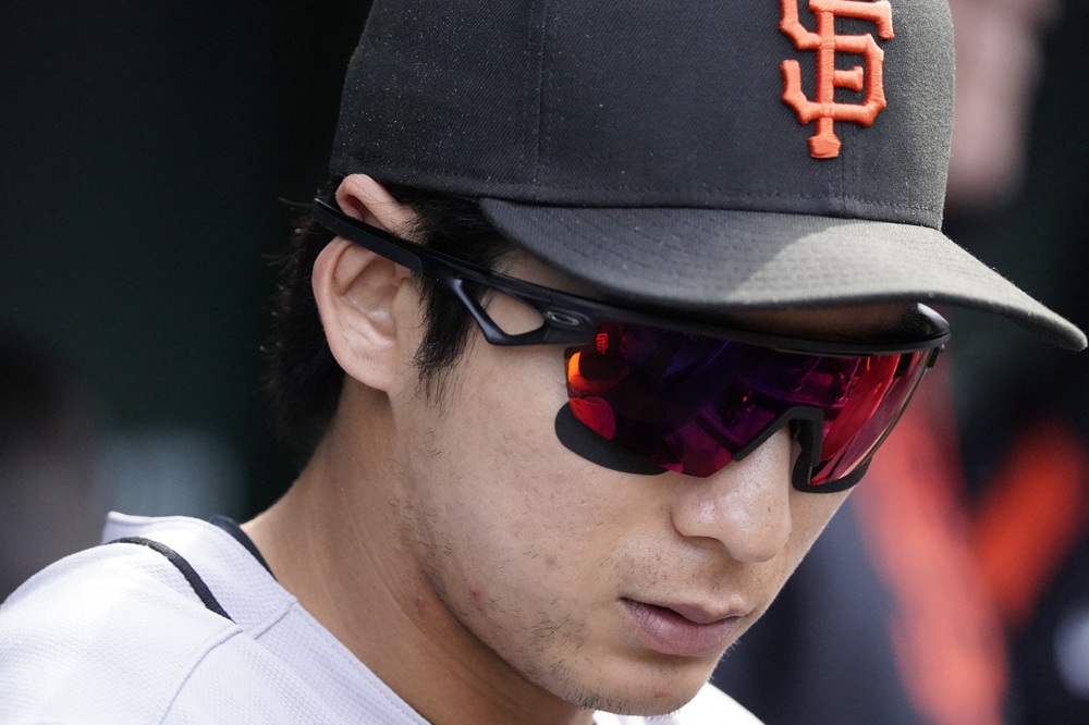 샌프란시스코 자이언츠 이정후가 8일 시카고 컵스전에서 경기를 준비하고 있다. REUTERS 연합뉴스