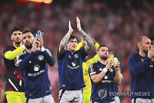 아모림 감독이 8일(한국시간) 영국 맨체스터에 있는 올드 트래포드에서 진행된 빌바오와의 2024-2025시즌 유럽축구연맹(UEFA) 유로파리그 4강 2차전을 앞둔 기자회견에서 대회 우승을 할 수 있다고 말했다. 연합뉴스