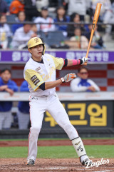 한화 FA 이적생의 속내 솔직히 많이 힘들다…소리라도 지르고 싶은데 그 말 뒤에 숨은 진심  [대전 인터뷰]