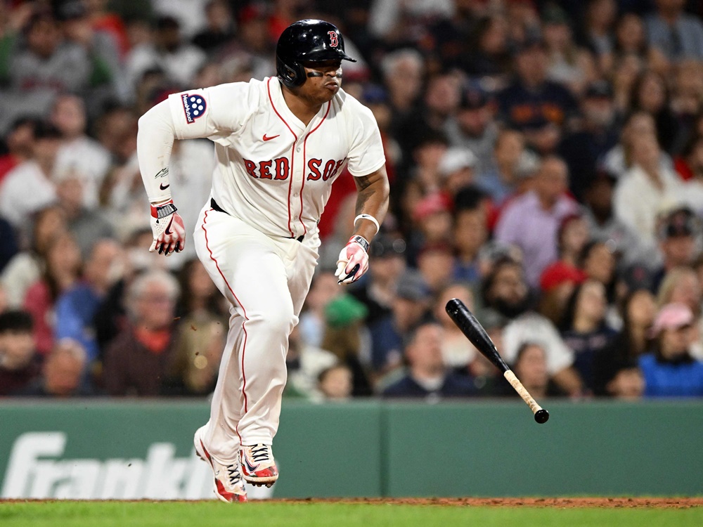 보스턴 내야수 데버스는 최근 팀이 자신에게 포지션 변경을 제안한 것에 분노했다. 비시즌부터 수비 포지션을 두고 데버스와 구단이 첨예해지고 있다. 연합뉴스 AFP