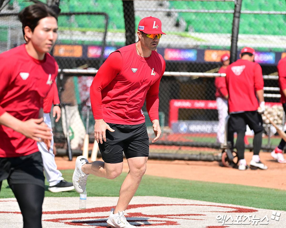 29일 오후 인천SSG랜더스필드에서 열리는 '2025 신한 SOL Bank KBO리그' 삼성 라이온즈와 SSG 랜더스의 경기, SSG 맥브룸이 훈련에 임하고 있다. 엑스포츠뉴스 DB