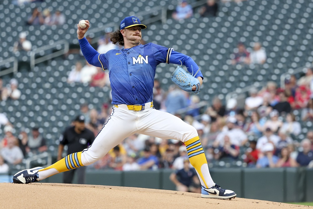 미네소타 투수 페덱은 10일(한국시간) 타겟필드에서 열린 '2025 메이저리그' 샌프란시스코전에서 선발 등판했다. 6회초 2사 후까지 퍼펙트 투구를 이어가는 등 완벽한 투구로 팀 승리에 혁혁한 공을 세웠다. 연합뉴스 AP