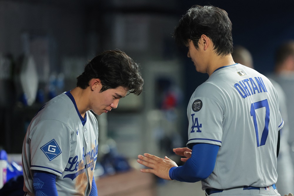 김혜성(왼쪽)이 누상에 나서고, 오타니가 불러들이는 다저스의 새로운 득점 공식이 떠오르고 있다. 연합뉴스 REUTERS