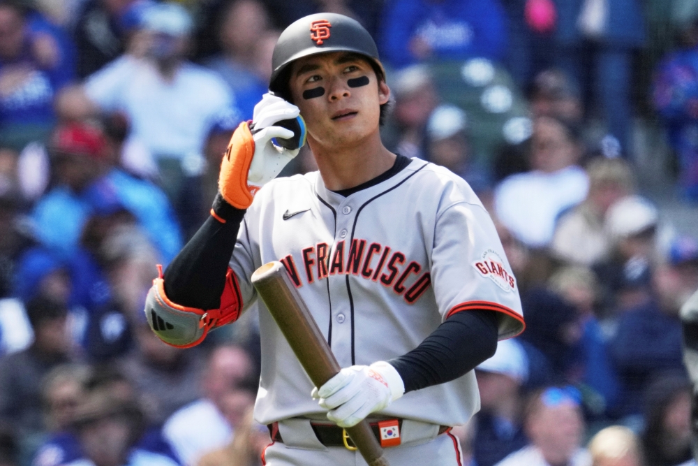 샌프란시스코 자이언츠 외야수 이정후가 11일 미국 미네소타주 미니애폴리스의 타깃 필드에서 열린 2025 미국프로야구 메이저리그 미네소타 트윈스와의 원정경기에 3번타자 겸 중견수로 선발 출전해 3타수 무안타를 기록했다. 이정후의 시즌 타율은 0.293에서 0.287로 하락했다. AP 연합뉴스