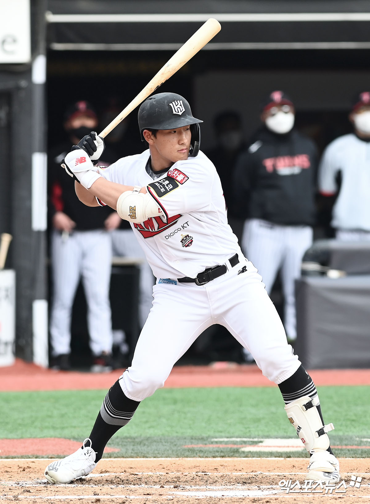 KT 외야수 안현민은 11일 수원KT위즈파크에서 열릴 '2025 신한 SOL Bank KBO 리그' 롯데와 더블헤더 1경기에서 4번타자 중견수로 선발 출전한다. 최근 10경기에서 5홈런으로 타격감을 끌어올렸다. 엑스포츠뉴스 DB