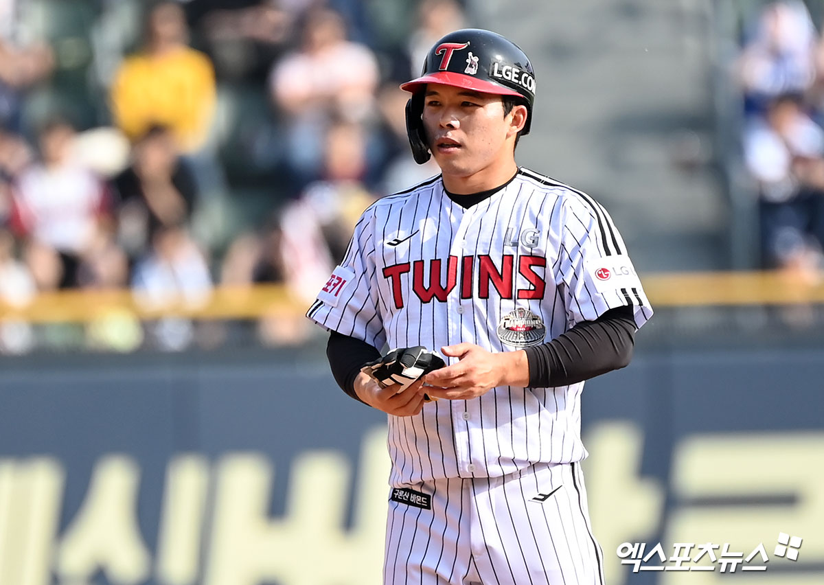 LG 트윈스 문성주가 경기에 출전해 주루를 준비하고 있다. 엑스포츠뉴스 DB