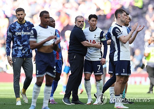 손흥민이 지난 11일(한국시간) 영국 런던에 있는 토트넘 홋스퍼 스타디움에서 열린 토트넘과 크리스탈 팰리스의 2024-2025시즌 프리미어리그 36라운드 홈 경기에 교체 출전했다. 연합뉴스